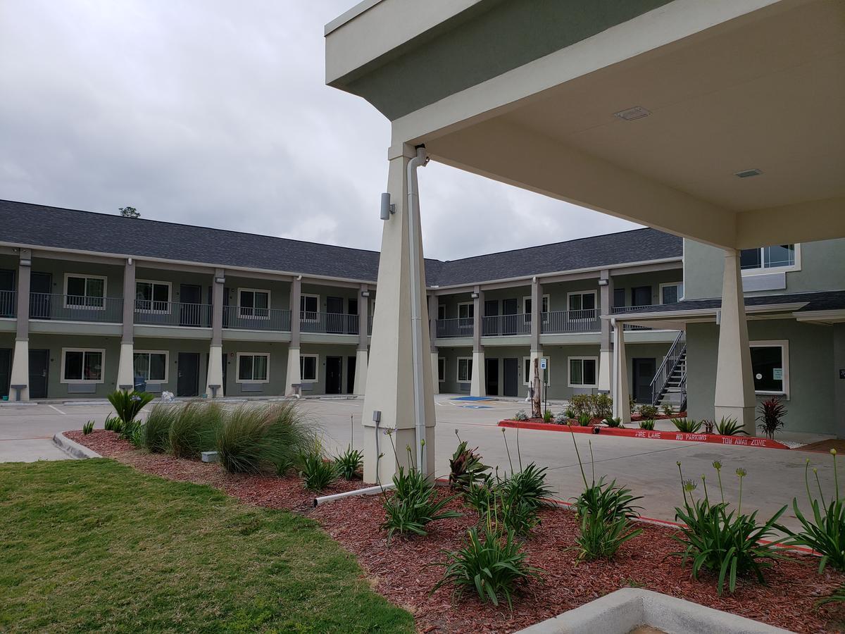 Scottish Inns & Suites - Crosby מראה חיצוני תמונה