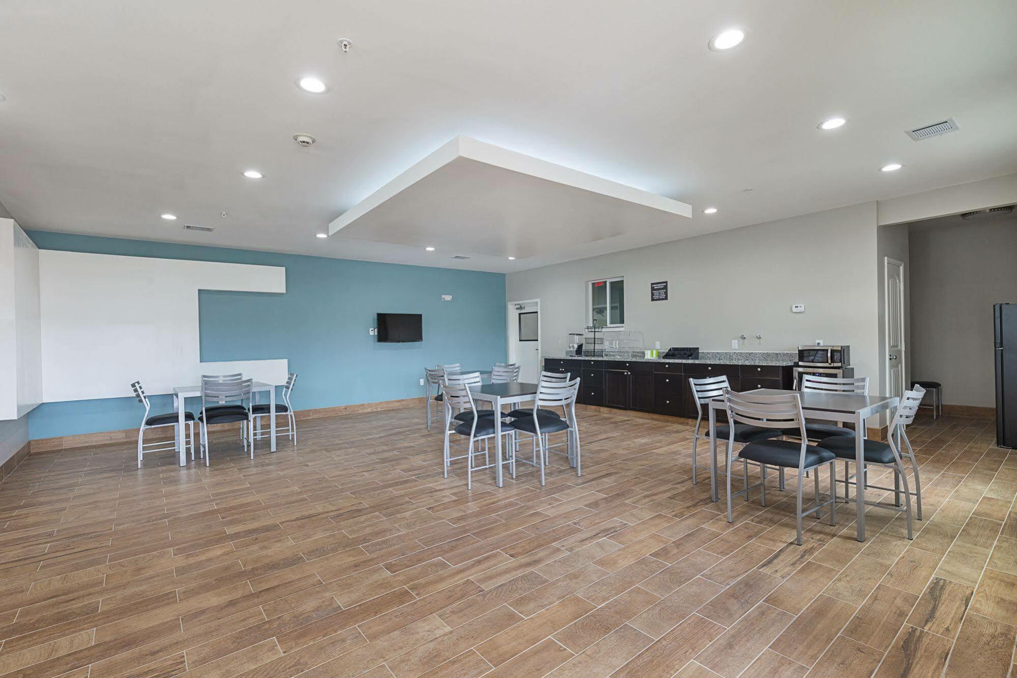 Scottish Inns & Suites - Crosby מראה חיצוני תמונה